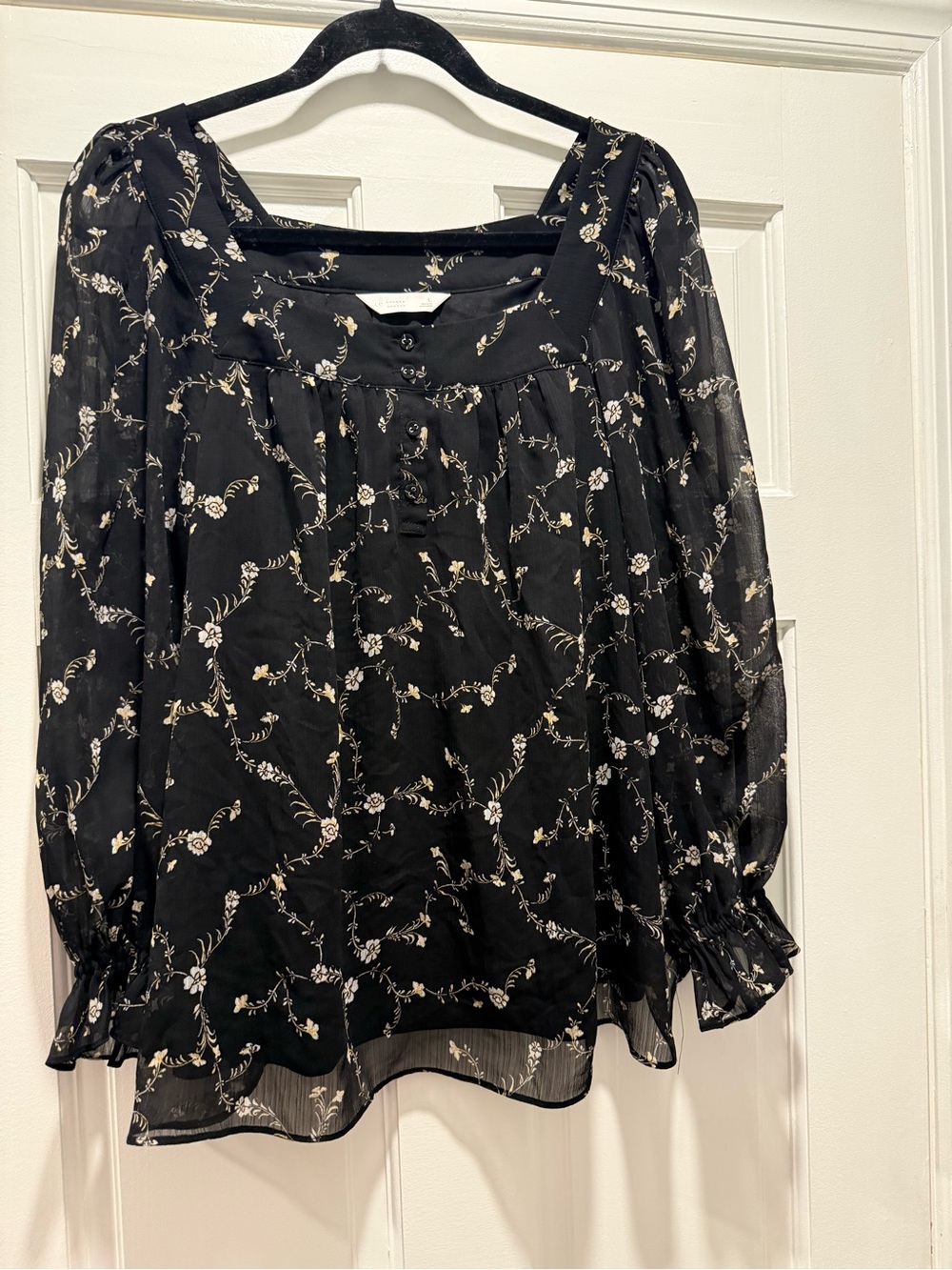 Lauren Conrad Black Floral Square-Neck Blouse with Sheer Long Sleeves size Large